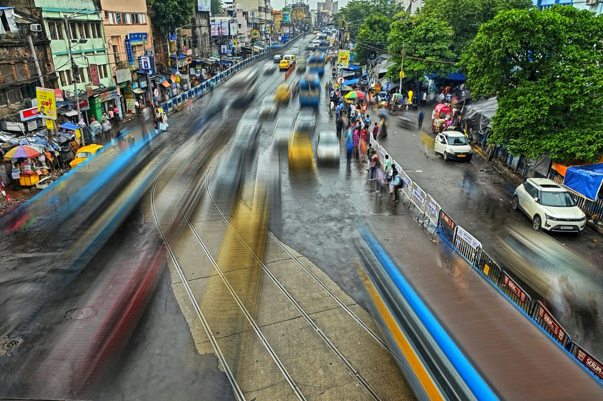 traffic in India with devanagari street signs