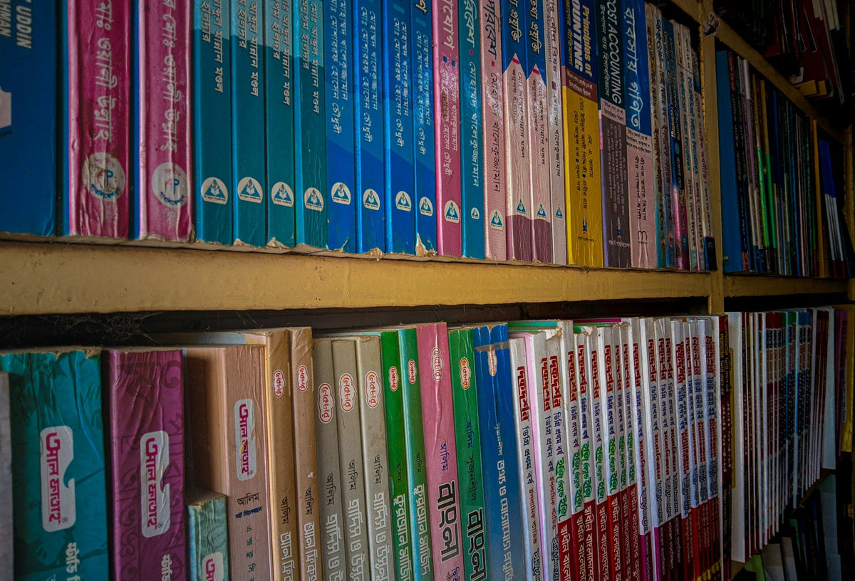 multilingual learner studying Japanese, Thai, and Hindi